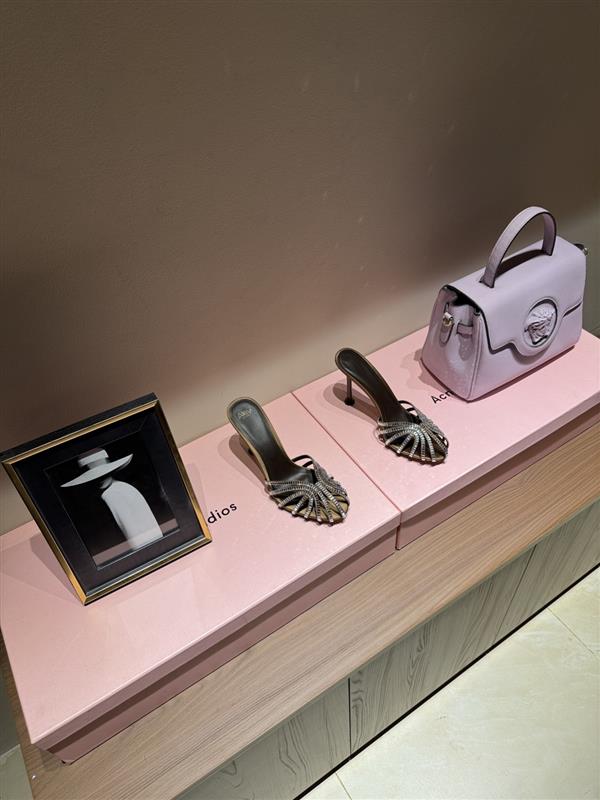 20251128101325270 300